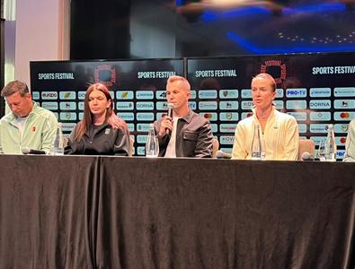 Ziua cea mare pentru Simona Halep: în fața unei săli arhipline, dubla ...