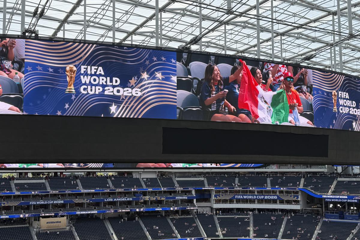 Poftiți în viitor! SUA - Paraguay s-a jucat pe cel mai scump stadion din lume, care ne-a arătat cum va arăta fotbalul de mâine