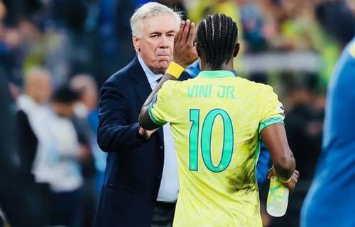 Toate privirile sunt ațintite la noapte spre Carlo Ancelotti și Vinicius
