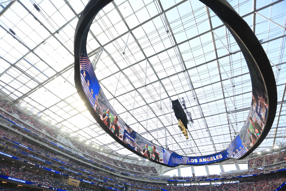 Imagini cu arena SoFi din Los Angeles 2