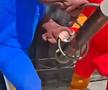 L-au săltat Maple și Clutch! Polițiștii s-au costumat în mascotele Cupei Mondiale pentru a captura un traficant de droguri
