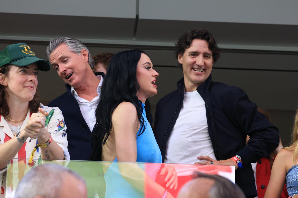 Katy Perry, în centrul atenției la SUA – Paraguay, alături de fostul prim-ministru