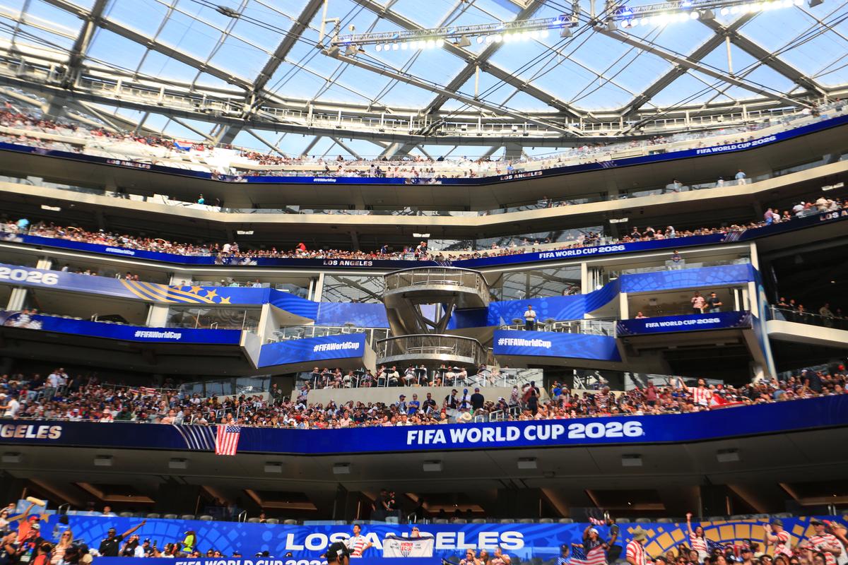 Imagini cu arena SoFi din Los Angeles 2
