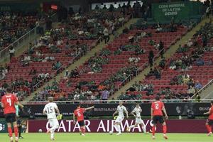 Mii de locuri goale la meciul de la Mondial, dar s-a anunțat aproape sold-out » Cum explică FIFA?