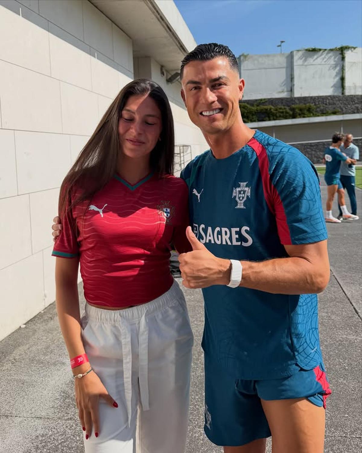 „Șterge-ți lacrimile. Ești frumoasă”. Cristiano Ronaldo a consolat-o pe influenceriță, după o întâlnire emoționantă la Mondial