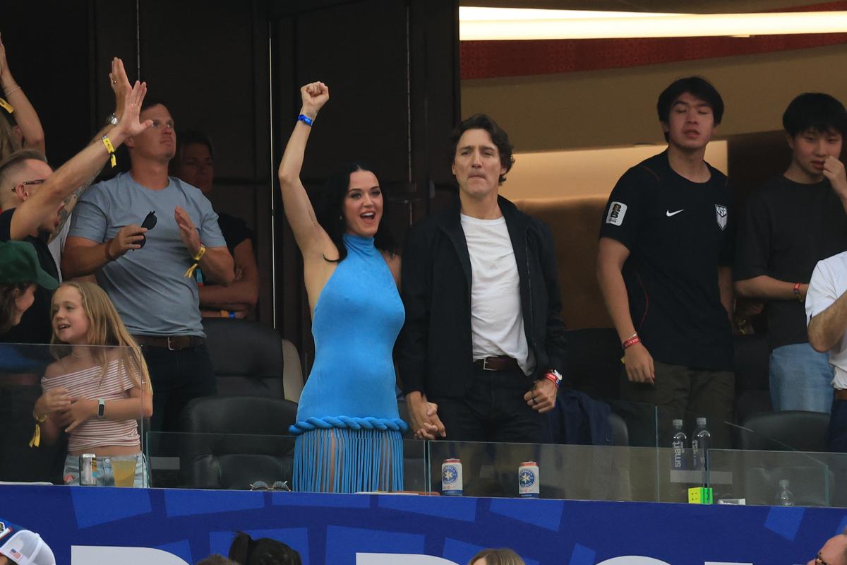 Katy Perry, în centrul atenției la SUA – Paraguay, alături de fostul prim-ministru