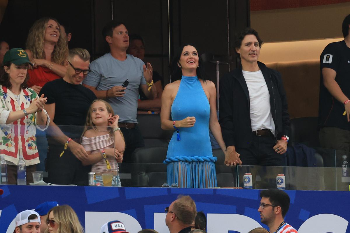 Katy Perry, în centrul atenției la SUA – Paraguay, alături de fostul prim-ministru