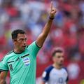 Argentinianul Facundo Tello e primul arbitru care a aplicat la CM 2026 regula de cinci secunde la repunerea de la margine / Foto: GettyImages