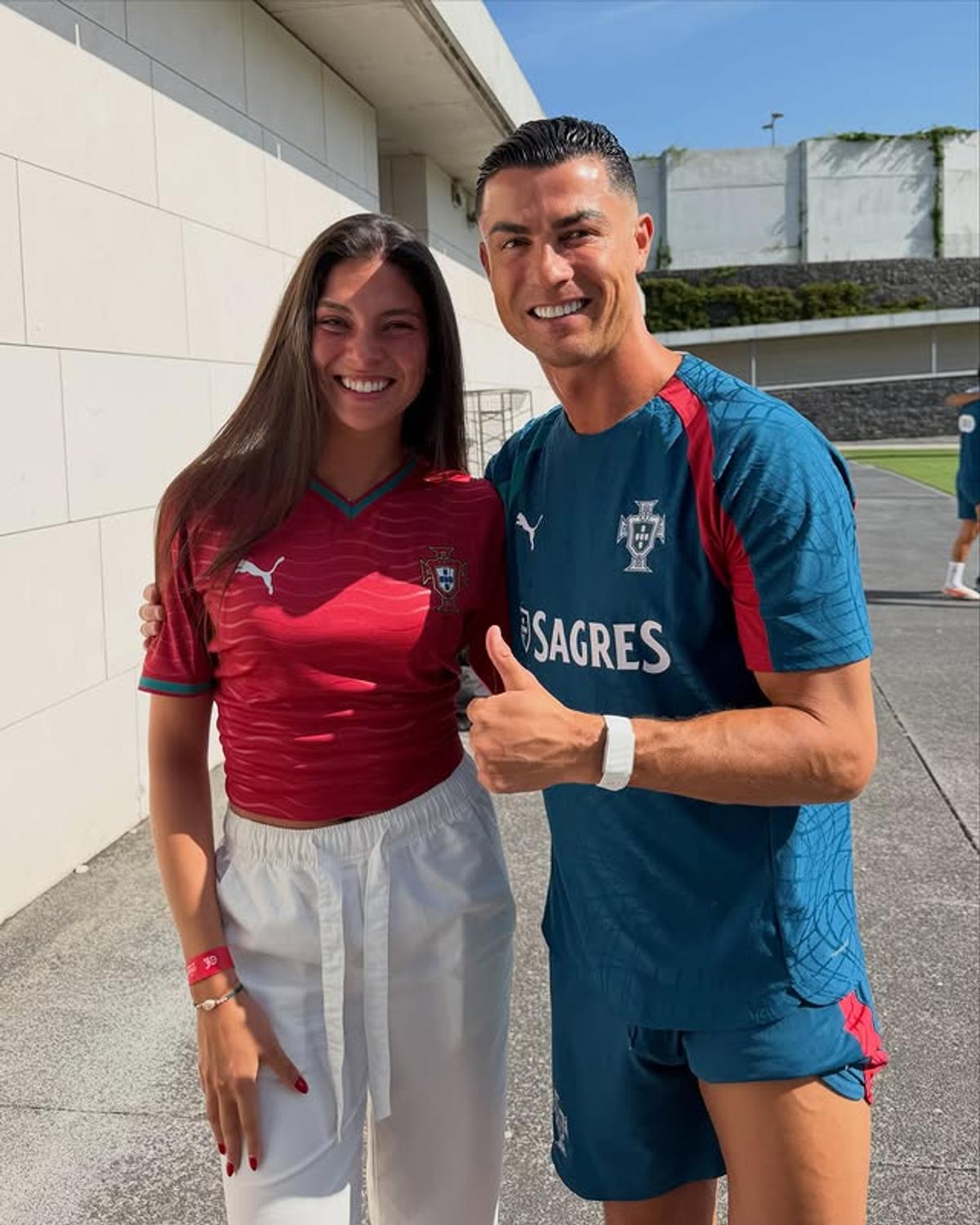 „Șterge-ți lacrimile. Ești frumoasă”. Cristiano Ronaldo a consolat-o pe influenceriță, după o întâlnire emoționantă la Mondial