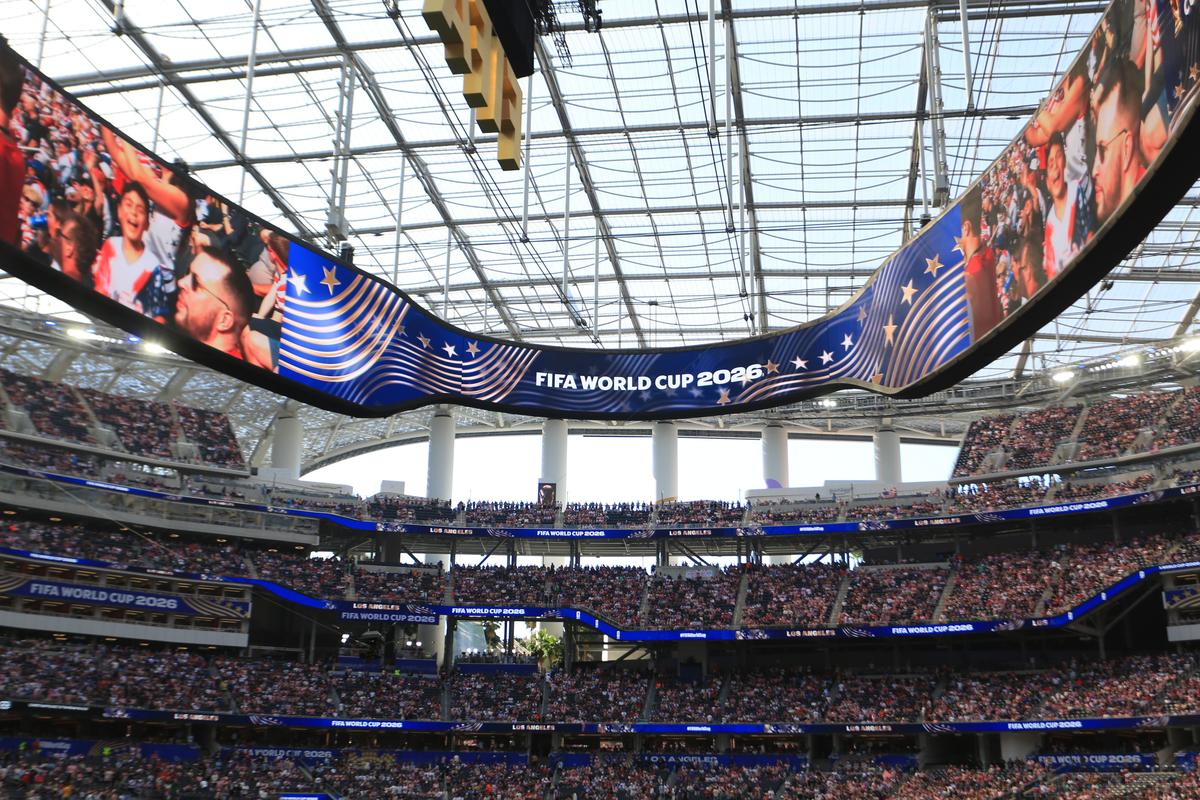 Imagini cu arena SoFi din Los Angeles 2