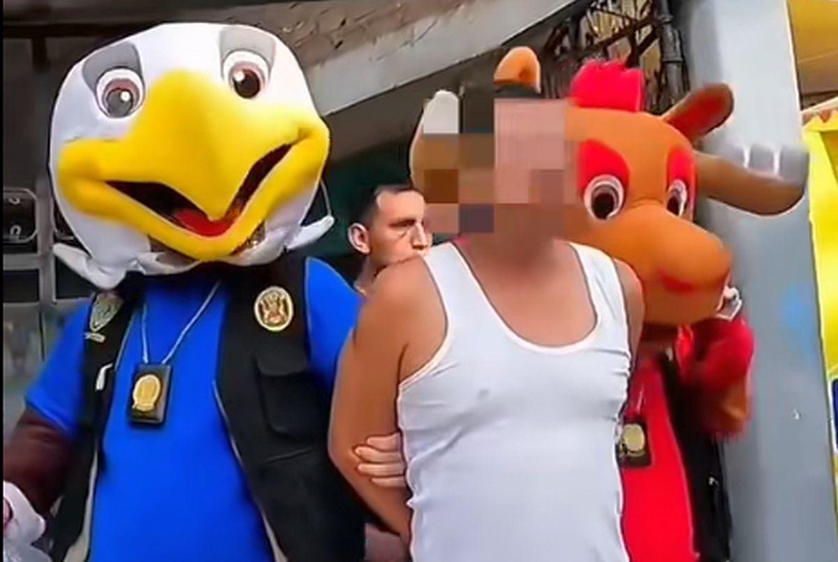 L-au săltat Maple și Clutch! Polițiștii s-au costumat în mascotele Cupei Mondiale pentru a captura un traficant de droguri