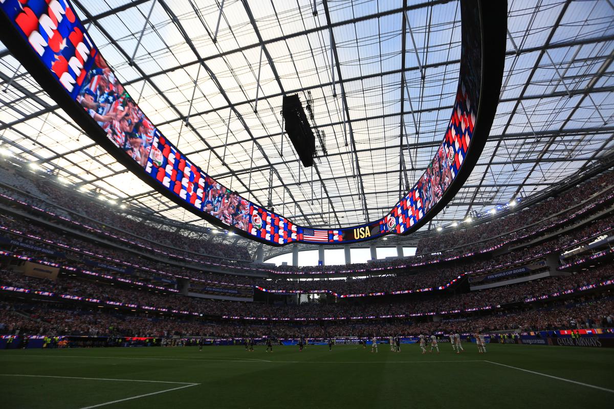 Imagini cu arena SoFi din Los Angeles 2