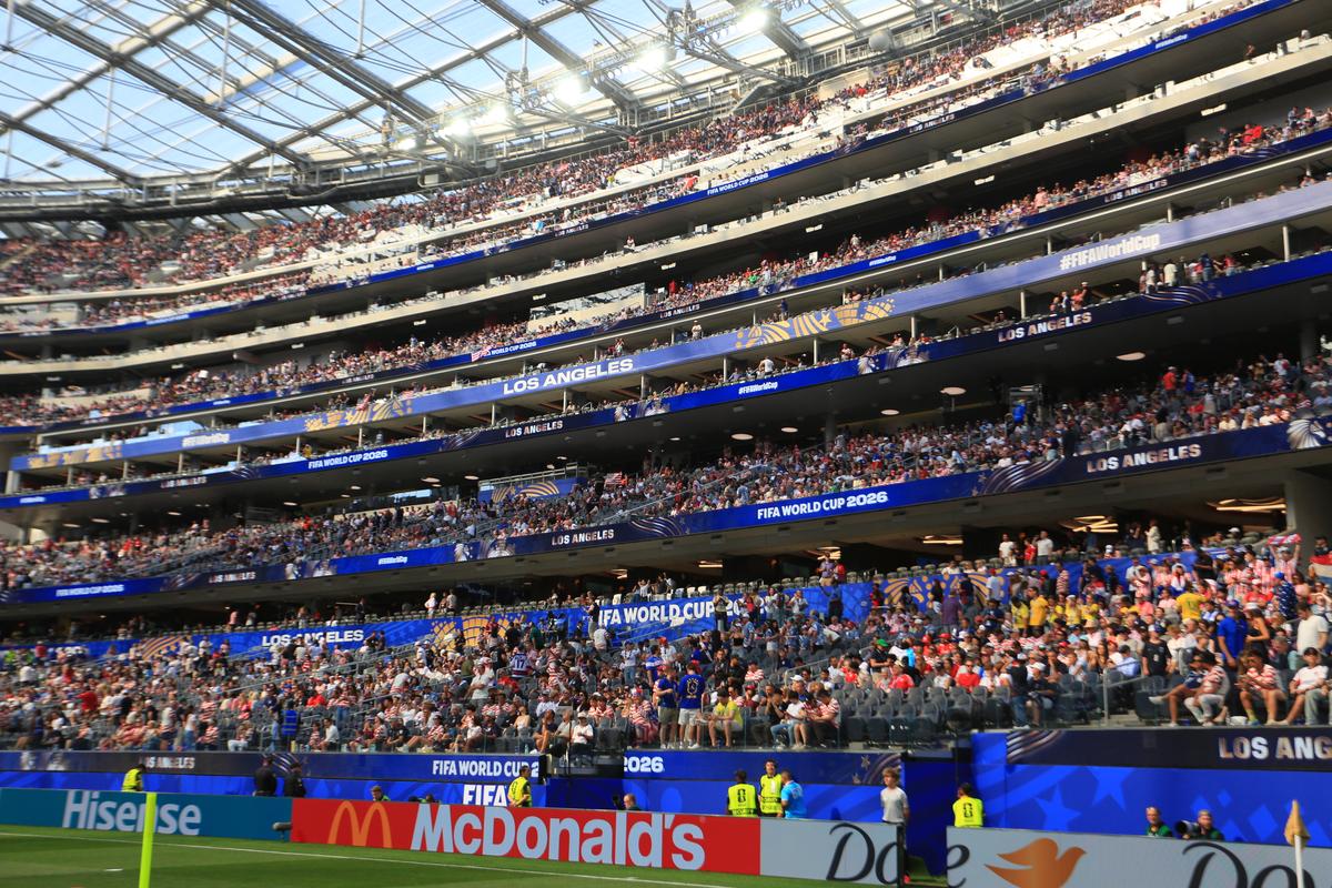 Imagini cu arena SoFi din Los Angeles 2