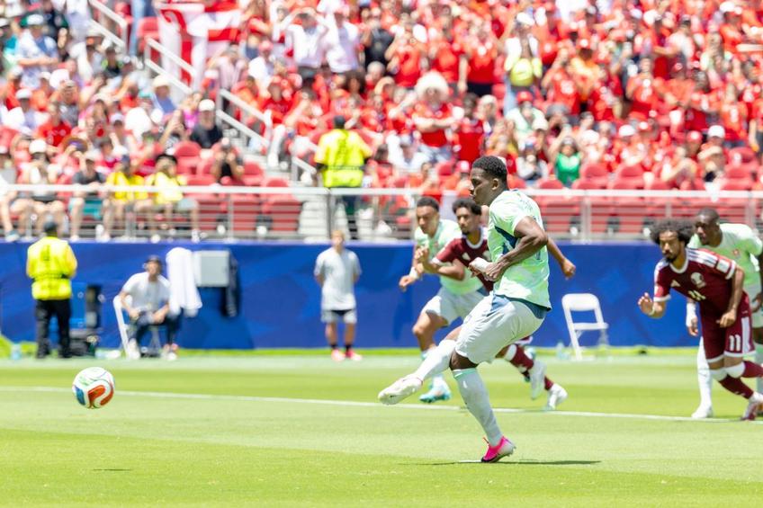 Elveția, primul penalty primit și transformat la un Campionat Mondial // FOTO: Imago Images