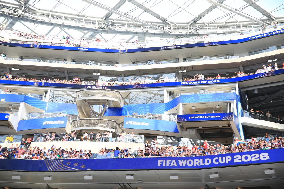 Imagini cu arena SoFi din Los Angeles 2