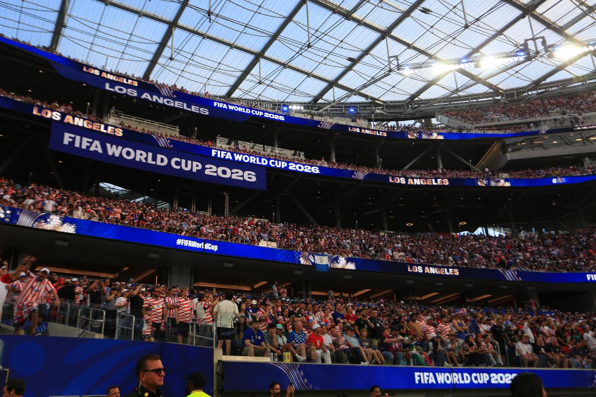 Imagini cu arena SoFi din Los Angeles 2