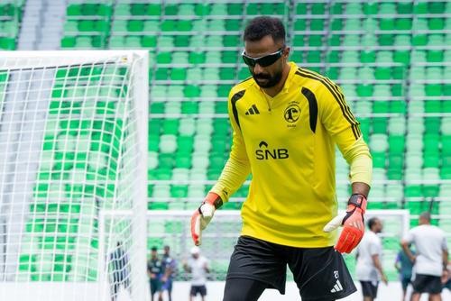Arabia Saudită îi pregătește pe portari cu ochelari speciali // foto: X @Okaz_Sports