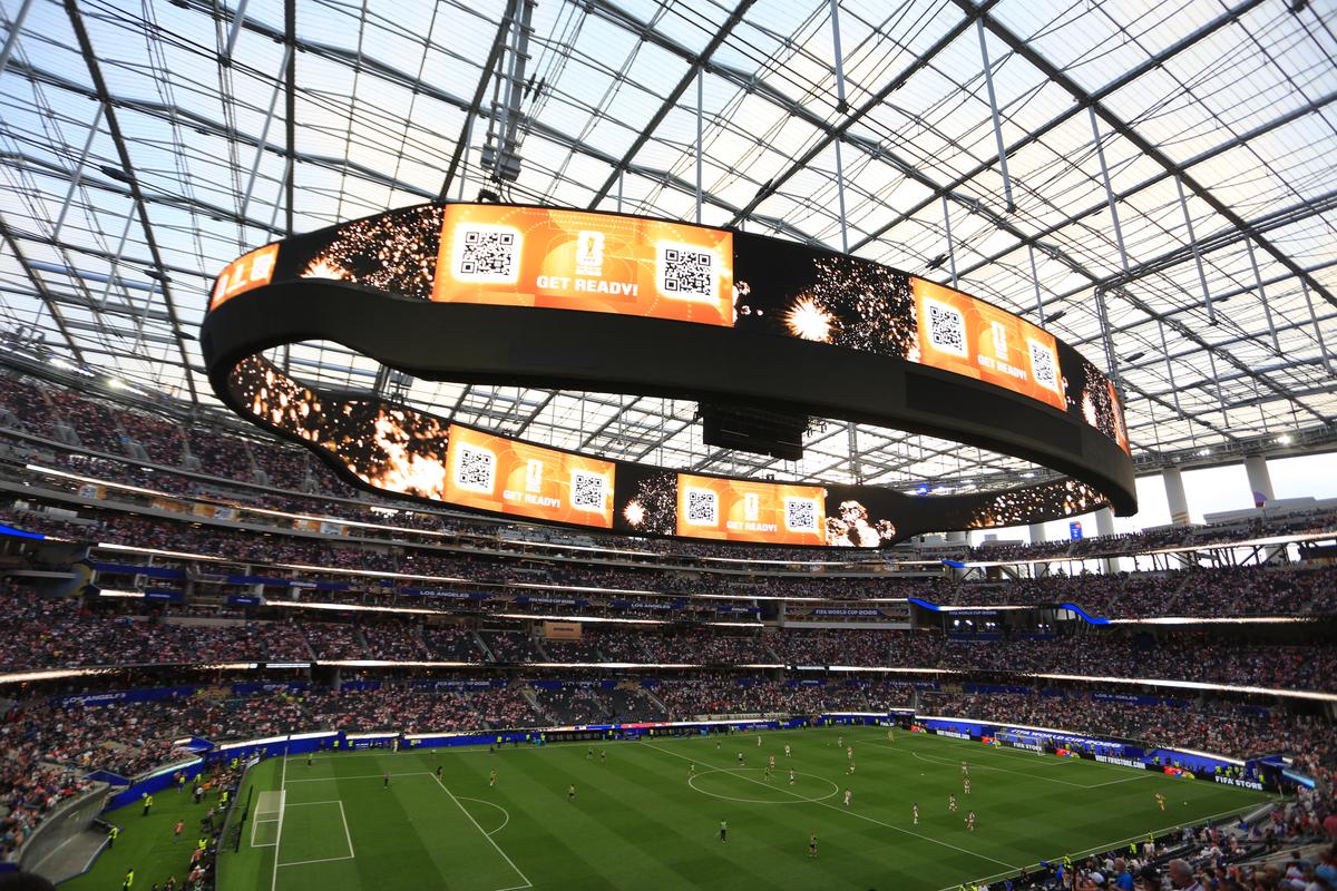 Imagini cu arena SoFi din Los Angeles 2