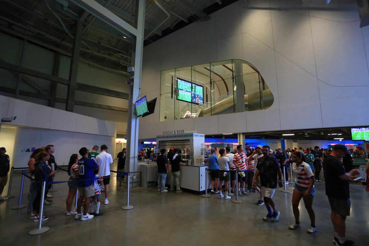 Imagini cu arena SoFi din Los Angeles 2