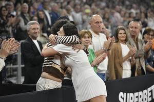 Discursul Simonei Halep nu se putea încheia într-un mod mai emoționant: „Vreau să rămâneți puțin în picioare!”