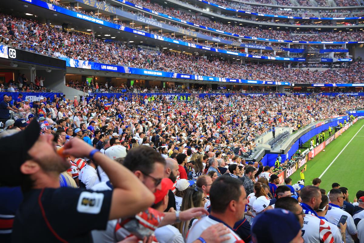 Imagini cu arena SoFi din Los Angeles 2