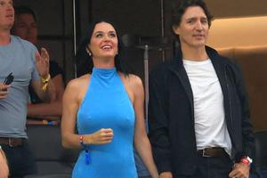 Katy Perry, în centrul atenției la SUA – Paraguay, alături de fostul prim-ministru