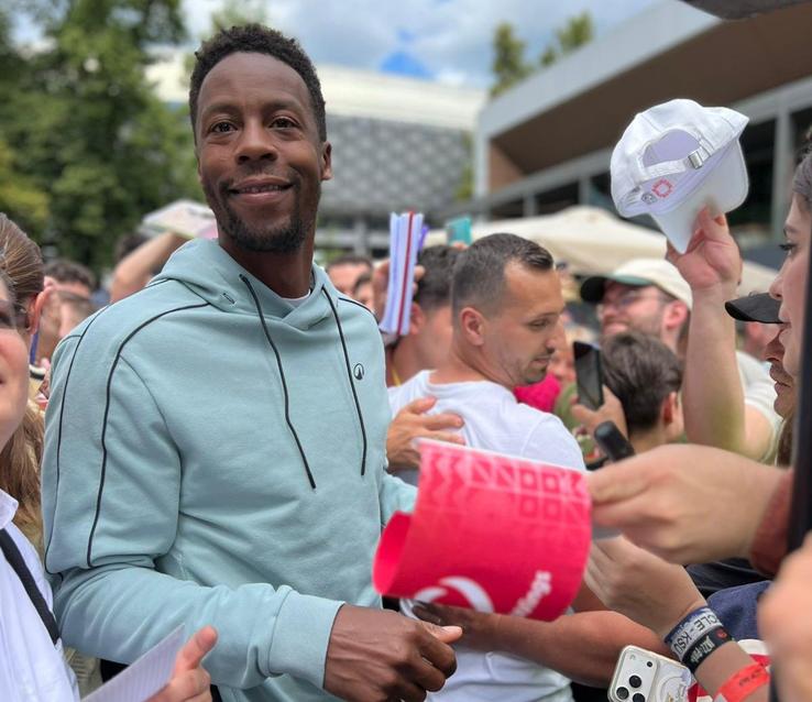 Gael Monfils, înconjurat de fani/Foto: David Istrate (GSP.ro)