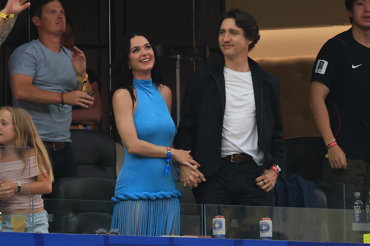 Katy Perry, în centrul atenției la SUA – Paraguay, alături de fostul prim-ministru