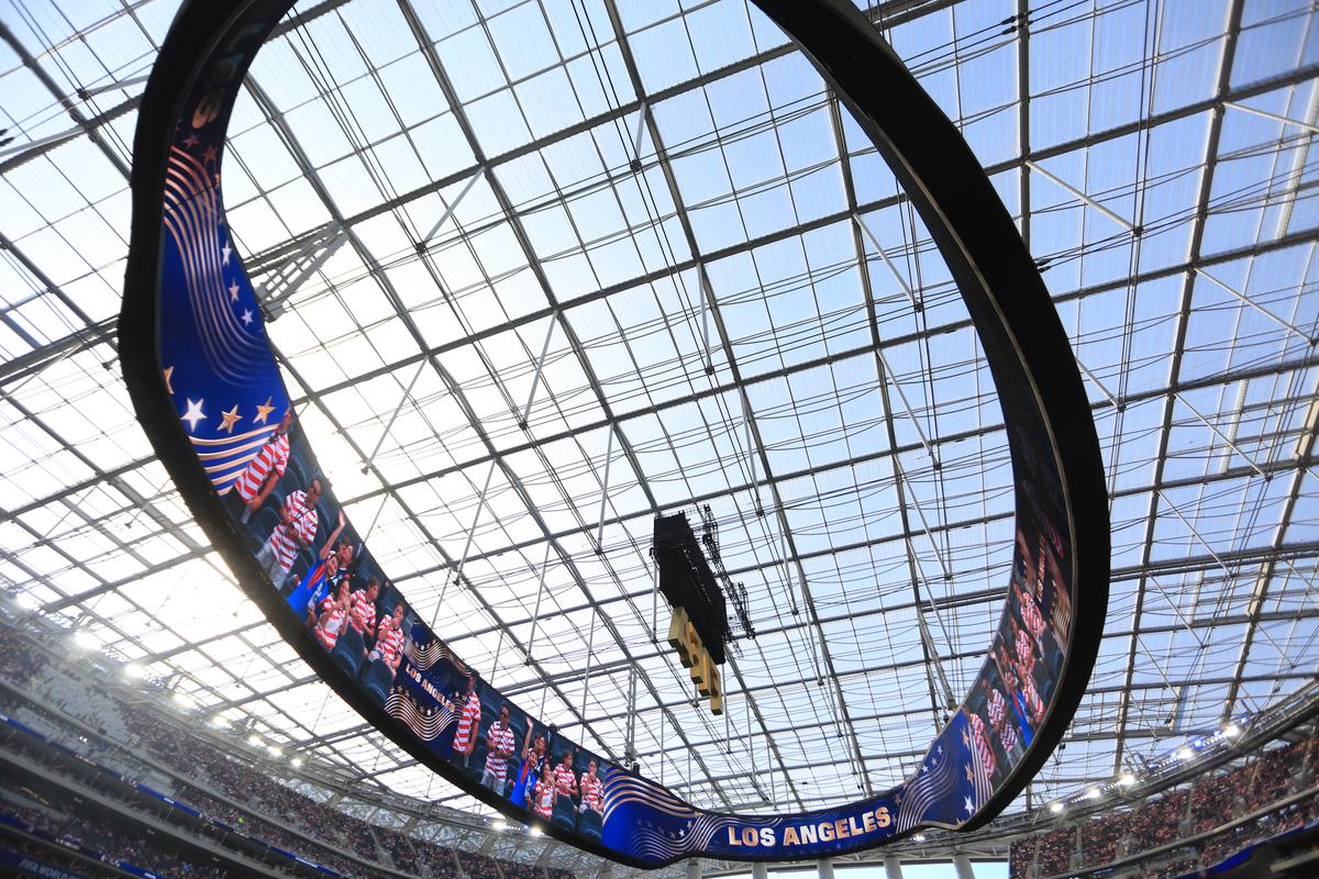 Imagini cu arena SoFi din Los Angeles 2