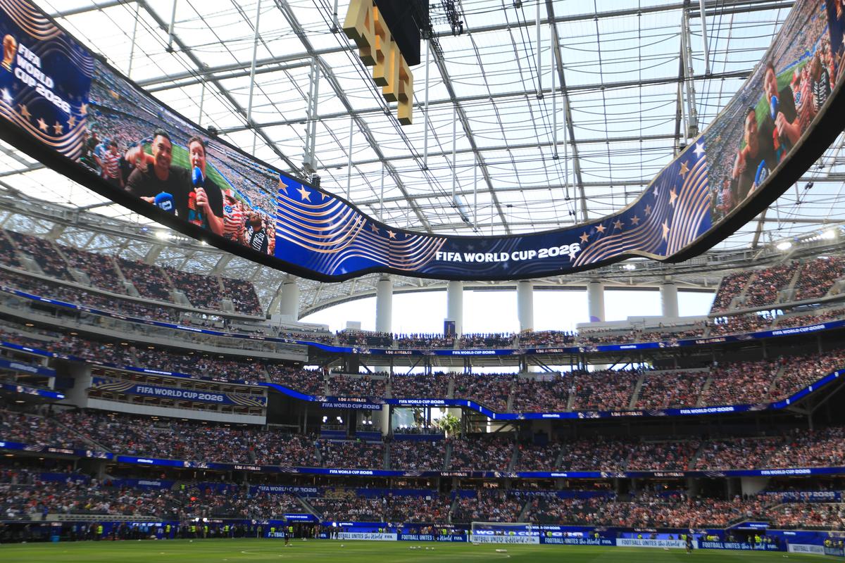 Imagini cu arena SoFi din Los Angeles 2