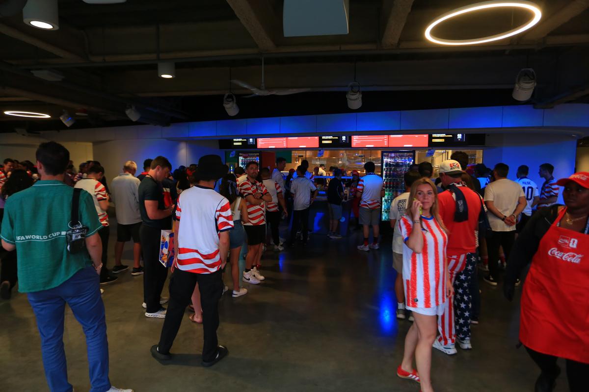 Imagini cu arena SoFi din Los Angeles 2