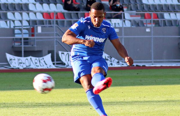 Eric a izbucnit în plâns » Părintele său decedase săptămâna trecută, la doar 59 de ani, în urma unui infarct