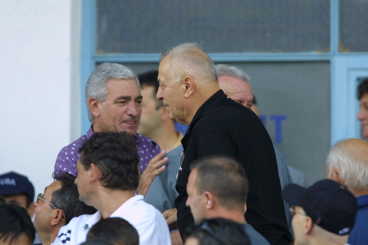 RETRO GSP. 17 ani de la moartea prematură a lui Deselnicu. Stranie coincidență: cei mai iubiți oameni ai Craiovei au murit de inimă