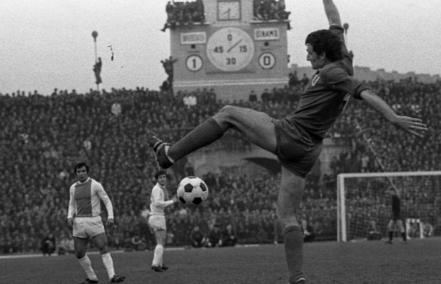 RETRO GSP. 17 ani de la moartea prematură a lui Deselnicu. Stranie coincidență: cei mai iubiți oameni ai Craiovei au murit de inimă