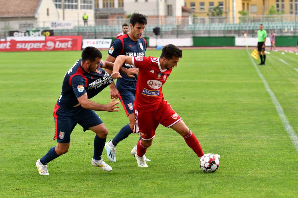 SEPSI - CHINDIA 2-0. Ion Crăciunescu și Ilie Dumitrescu îl fac praf pe arbitrul Colțescu: „Băieții ăștia nu urmăresc alte competiții?!”