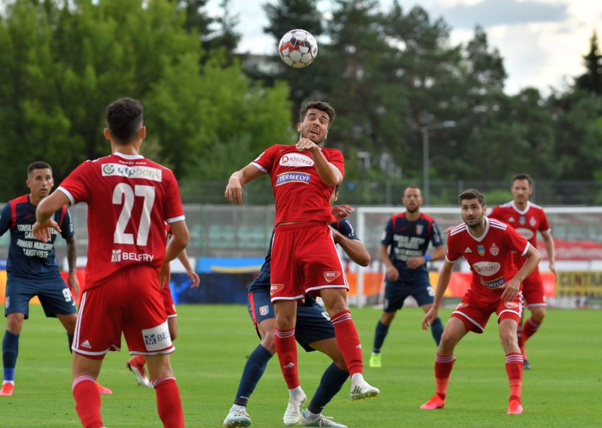 SEPSI - CHINDIA 2-0. Ion Crăciunescu și Ilie Dumitrescu îl fac praf pe arbitrul Colțescu: „Băieții ăștia nu urmăresc alte competiții?!”