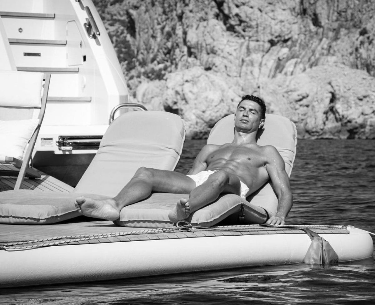 Cristiano Ronaldo uită de EURO 2020 în Mallorca » Cum arată iahtul de lux al portughezului