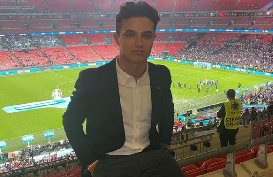 Lando Norris a fost prezent pe Wembley la finala EURO 2020 Furat pe Wembley » Lando Norris, revelația sezonului în Formula 1, a rămas fără ceasul de 100.000 de dolari