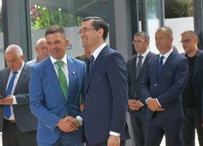 Urmează o nouă întâlnire Burleanu - Novak » Cum speră șeful FRF să-l determine pe ministru să renunțe la ordinul controversat