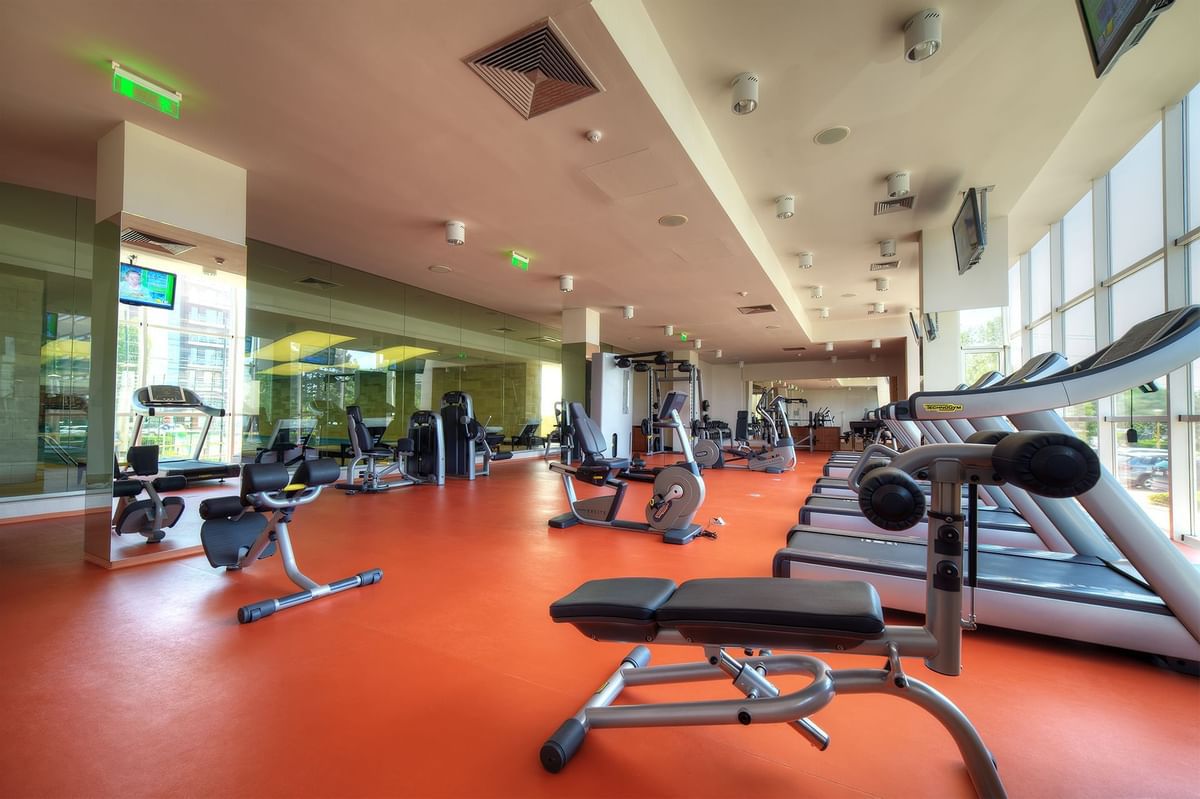 Cât costă o noapte de cazare în hotelul lui Gică Hagi din Mamaia, în plin sezon estival