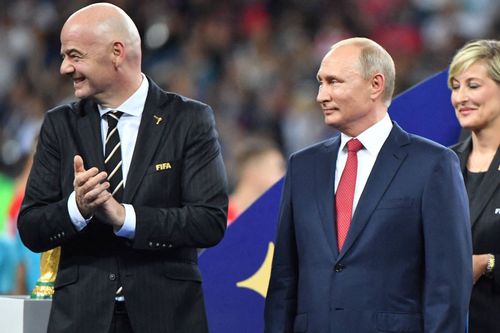 Gianni Infantino, președintele FIFA și Vladimir Putin, președintele Rusiei // Foto: Imago
