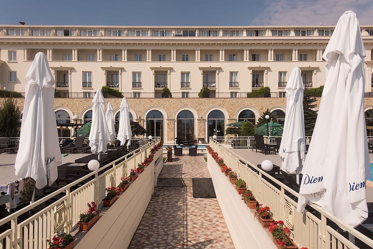 Cât costă o noapte de cazare în hotelul lui Gică Hagi din Mamaia, în plin sezon estival