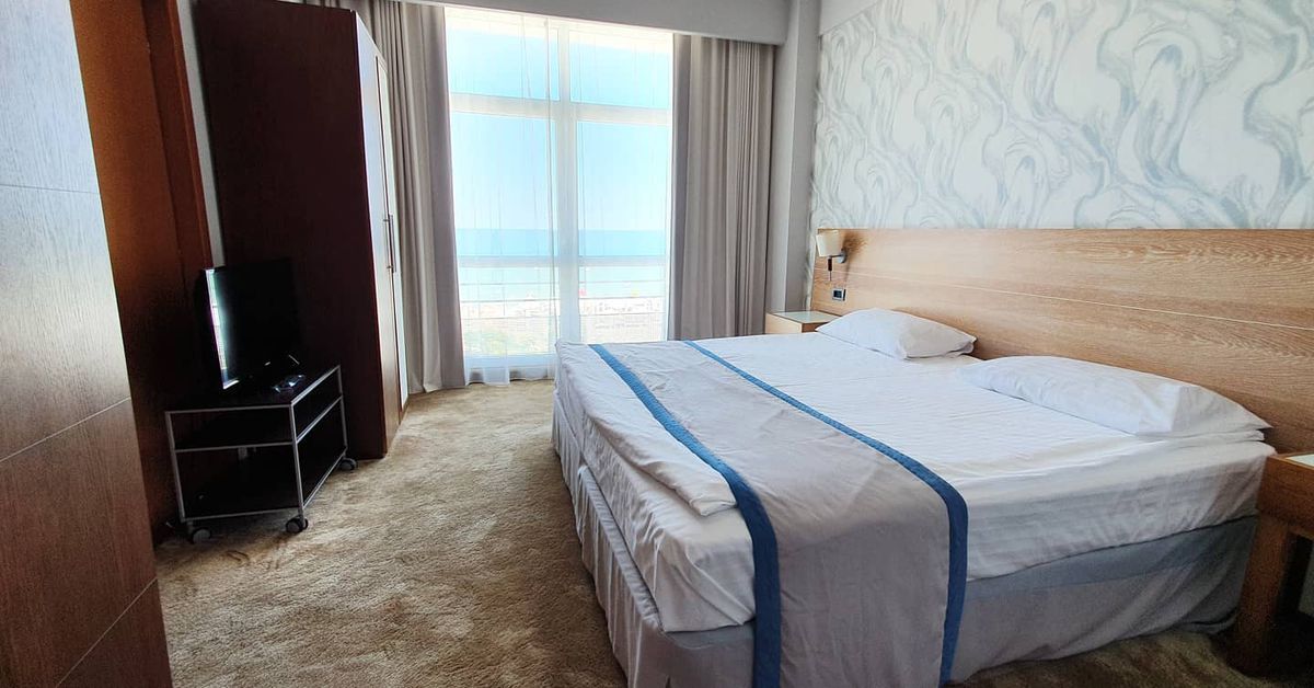 Cât costă o noapte de cazare în hotelul lui Gică Hagi din Mamaia, în plin sezon estival