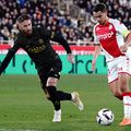 Ben Yedder (dreapta), în duel cu Sergio Ramos // Foto: Imago