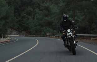 Alege căștile de motocicletă potrivite pentru siguranță și confort