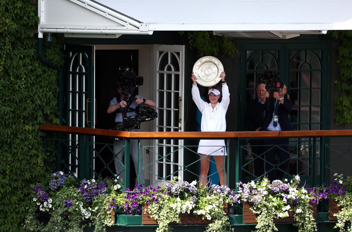 Barbora Krejcikova, noua campioană la Wimbledon! » Lacrimi amintindu-și de cea care i-a fost mentor și bucurie în „cea mai bună zi din viața mea”