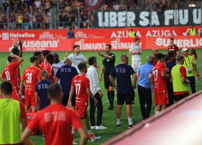 Colțescu s-a făcut de râs la UTA - Rapid + Explicația specialistului: „Avem exemplu din Premier League. Arbitrul nu a mai avut ce face!”