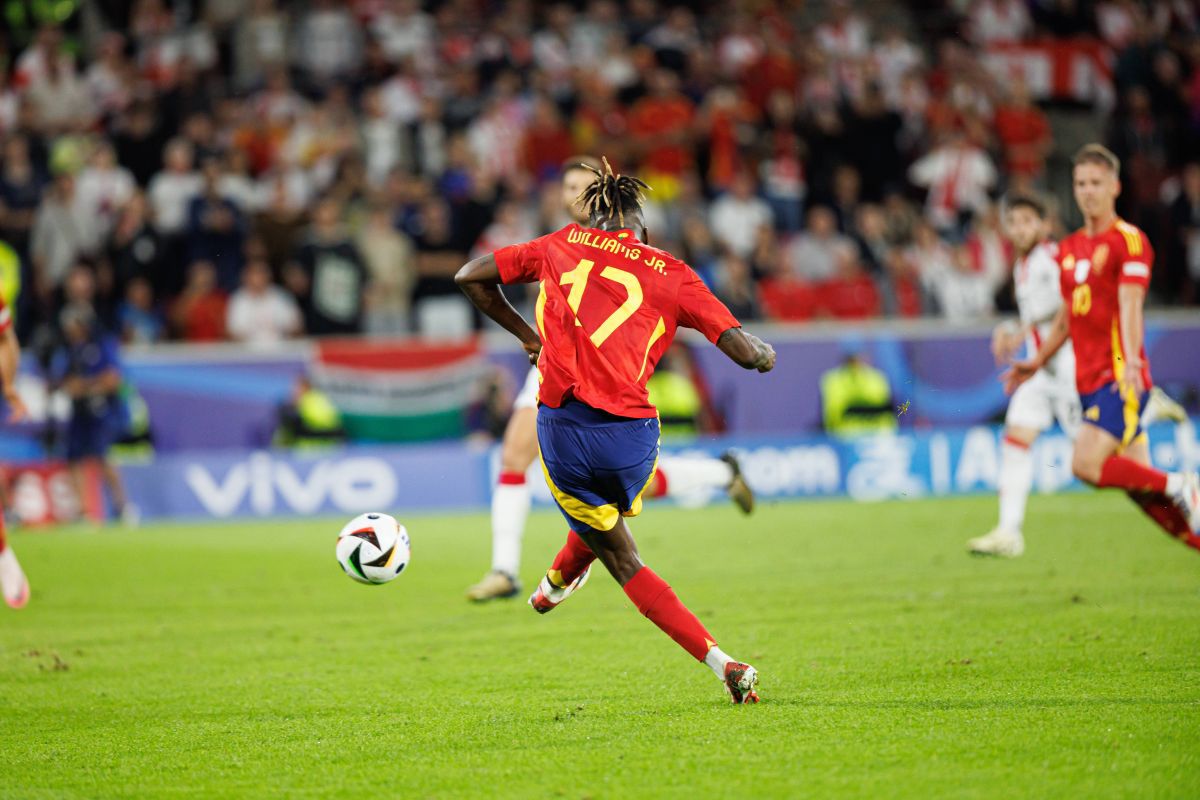 Fostul antrenor al lui Nico Williams vrea să-l deturneze din drumul spre Barcelona » Suma oferită lui Bilbao