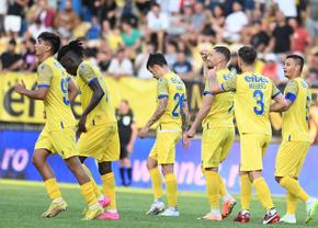 Scandal de proporții la Petrolul! Jucătorii, aproape de bătaie în vestiar! » A sărit să îl lovească în fața tuturor