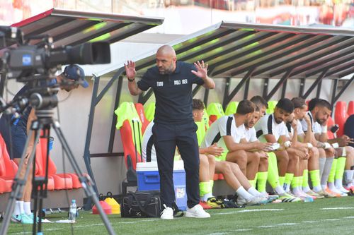 Tony Da Silva, antrenorul lui Poli Iași, a răbufnit la finalul meciului pierdut cu Sepsi, scor 0-1, în prima etapă a noului sezon de Superliga/ foto: Bogdan Bălaș (GSP)